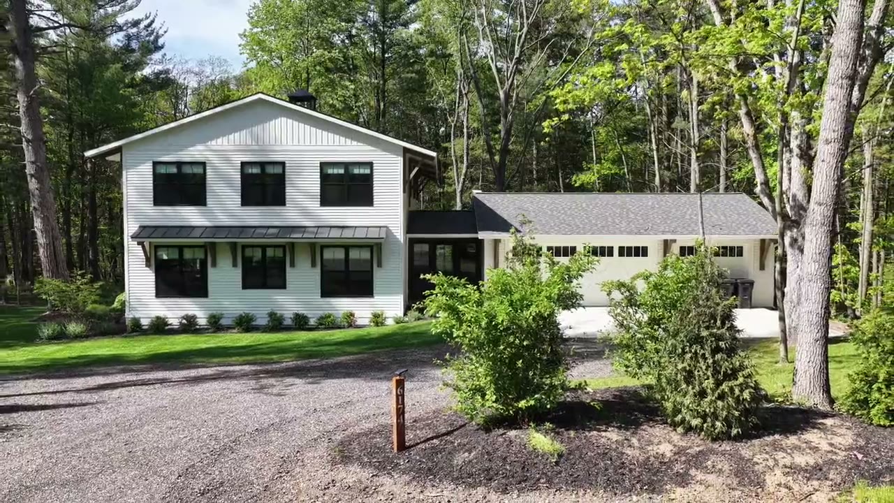 Black Barn Ridge, still from the shoot